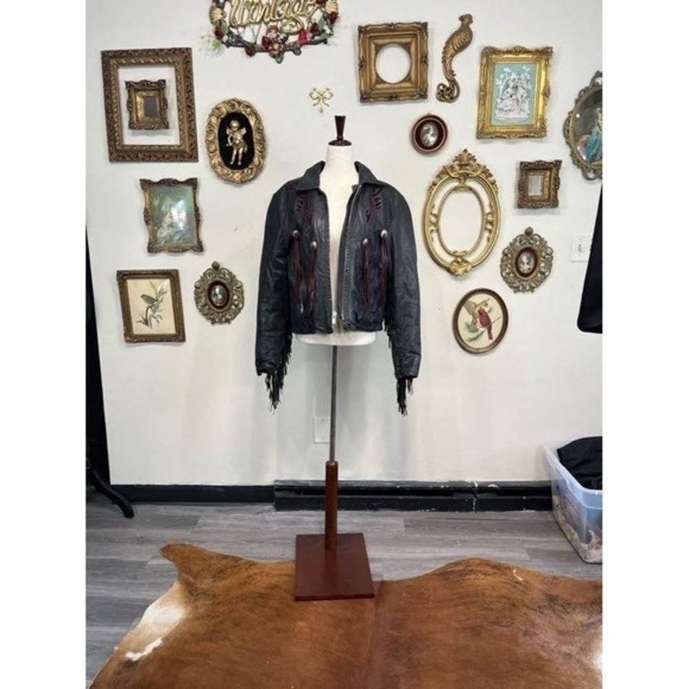 Vintage Dallas Leather Western Fringe Jacket‎ with Velvet Rose Appliqué - Picture 2 of 6